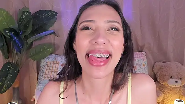 Snapshot of Miss_veronicaa2 chatting on 07-10-26, 01:14 Miss veronicaa2 online show from 07-10-26, 01:14
