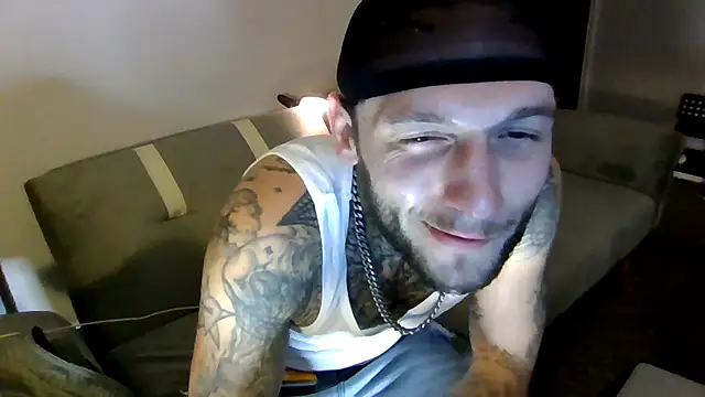 cruz815 online show from 12-21-25, 02:08