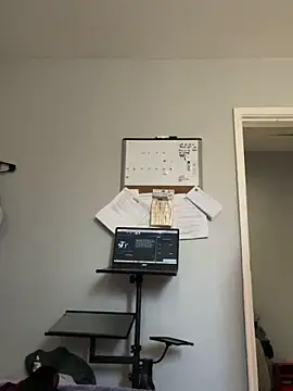 cruz815 online show from 04-01-26, 03:42