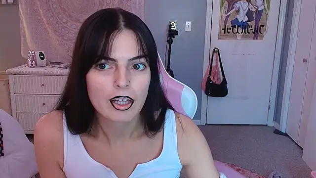 Snapshot of princesselysia chatting on 11-28-25, 05:04 princesselysia online show from 11-28-25, 05:04