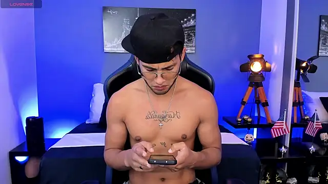 Max Conor1 online show from 05-01-26, 03:11