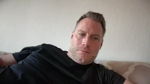 Christian87xxx online show from 03-19-26, 04:33