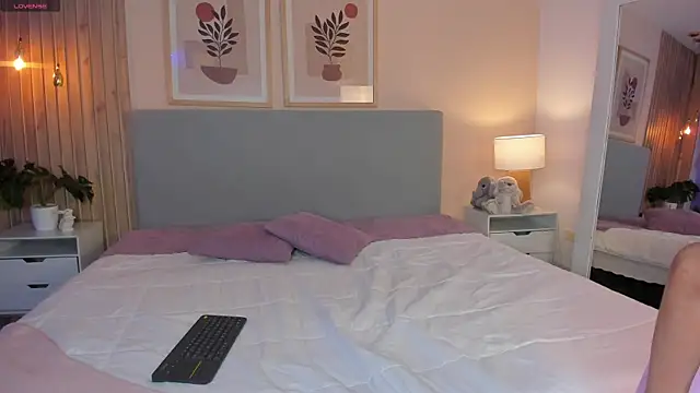 AlannaRussell  online show from 03-28-26, 08:08