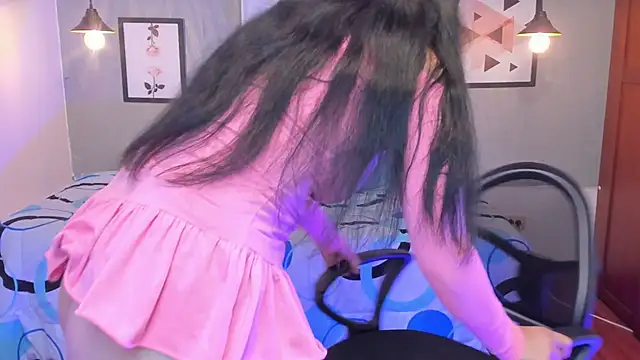 Nohemi louse online show from 03-20-25, 11:02