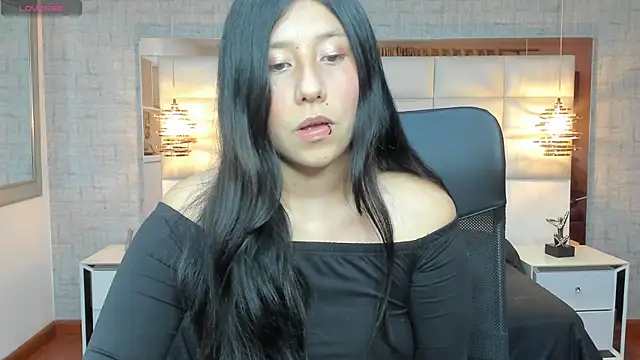 Nohemi louse online show from 09-13-25, 07:02