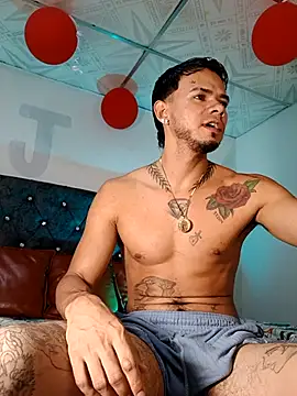 Snapshot of Niick01_ chatting on 11-15-25, 09:54 Niick01 online show from 11-15-25, 09:54