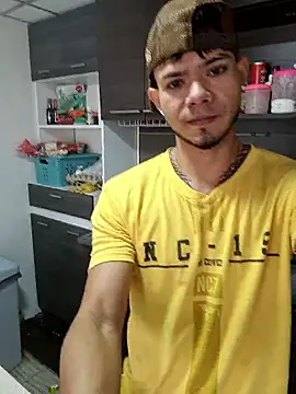 Snapshot of Niick01_ chatting on 01-12-26, 04:34 Niick01 online show from 01-12-26, 04:34