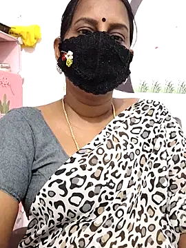 Snapshot of Tamil_Meera12 chatting on 05-08-26, 03:12 Tamil Meera12 online show from 05-08-26, 03:12
