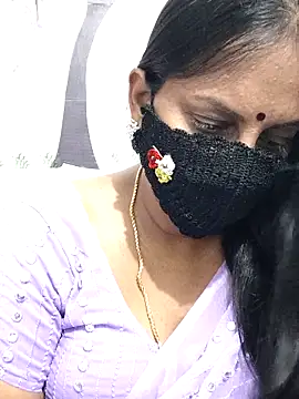 Snapshot of Tamil_Meera12 chatting on 05-09-26, 05:29 Tamil Meera12 online show from 05-09-26, 05:29