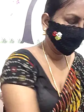 Snapshot of Tamil_Meera12 chatting on 05-16-26, 06:32 Tamil Meera12 online show from 05-16-26, 06:32