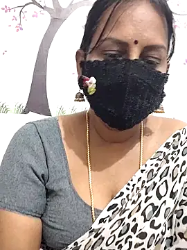 Snapshot of Tamil_Meera12 chatting on 05-19-26, 03:02 Tamil Meera12 online show from 05-19-26, 03:02