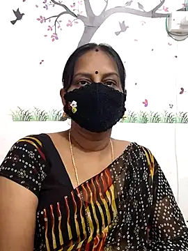 Snapshot of Tamil_Meera12 chatting on 05-24-26, 05:29 Tamil Meera12 online show from 05-24-26, 05:29