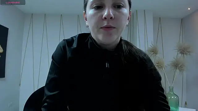 Snapshot of BeccaBaxter chatting on 06-18-26, 11:58 BeccaBaxter online show from 06-18-26, 11:58