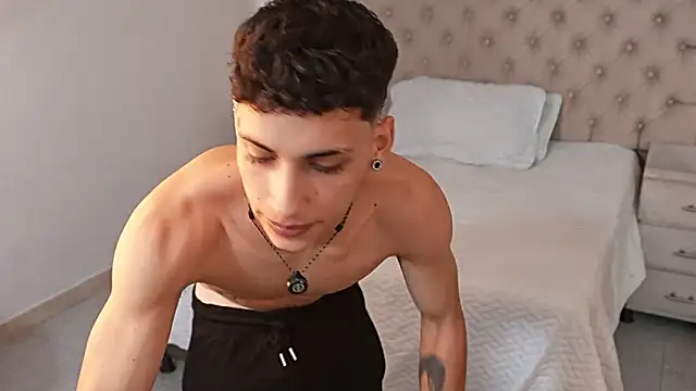 JhoanLeandro online show from 02-18-26, 05:14