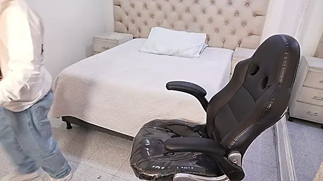 JhoanLeandro online show from 03-04-26, 05:46