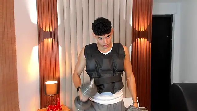 Snapshot of Justin_mack chatting on 02-06-25, 05:09 Justin mack online show from 02-06-25, 05:09