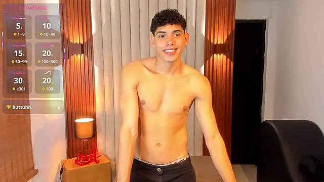 Snapshot of Justin_mack chatting on 02-13-25, 11:39 Justin mack online show from 02-13-25, 11:39