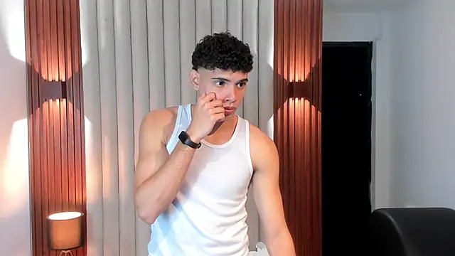 Snapshot of Justin_mack chatting on 02-15-25, 12:22 Justin mack online show from 02-15-25, 12:22