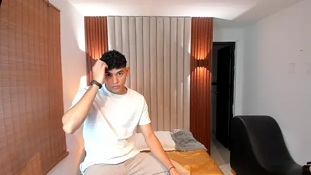 Snapshot of Justin_mack chatting on 02-16-25, 11:49 Justin mack online show from 02-16-25, 11:49