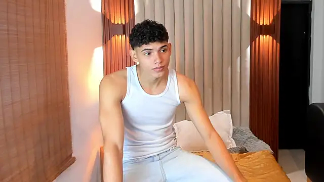 Snapshot of Justin_mack chatting on 02-18-25, 11:55 Justin mack online show from 02-18-25, 11:55