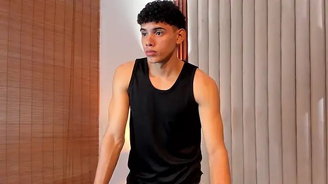 Snapshot of Justin_mack chatting on 02-27-25, 12:23 Justin mack online show from 02-27-25, 12:23