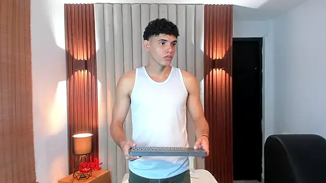 Snapshot of Justin_mack chatting on 03-05-25, 12:11 Justin mack online show from 03-05-25, 12:11