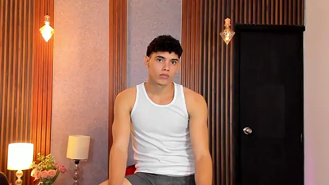 Snapshot of Justin_mack chatting on 03-13-25, 02:55 Justin mack online show from 03-13-25, 02:55