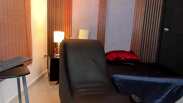 Snapshot of Justin_mack chatting on 03-13-25, 06:01 Justin mack online show from 03-13-25, 06:01