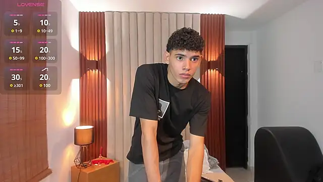 Snapshot of Justin_mack chatting on 03-14-25, 01:13 Justin mack online show from 03-14-25, 01:13