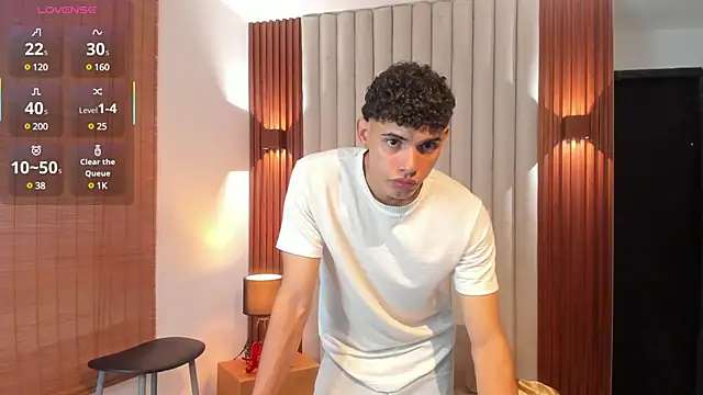 Snapshot of Justin_mack chatting on 03-19-25, 12:56 Justin mack online show from 03-19-25, 12:56