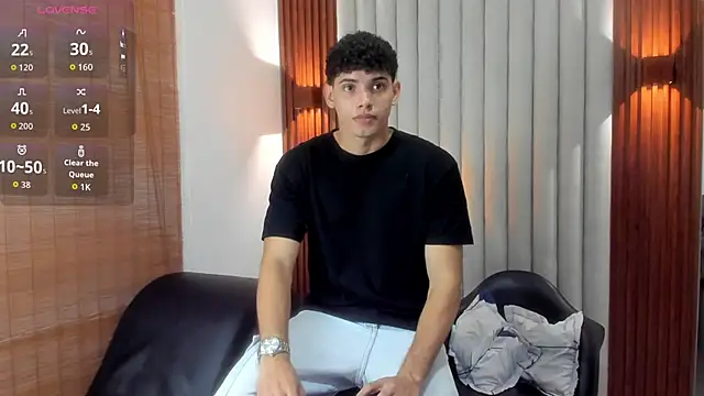 Snapshot of Justin_mack chatting on 09-12-25, 12:05 Justin mack online show from 09-12-25, 12:05