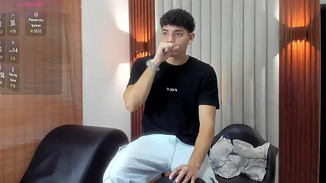 Snapshot of Justin_mack chatting on 09-13-25, 11:43 Justin mack online show from 09-13-25, 11:43