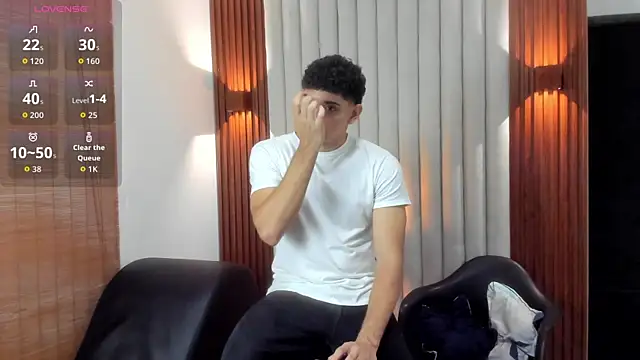 Snapshot of Justin_mack chatting on 09-17-25, 12:18 Justin mack online show from 09-17-25, 12:18