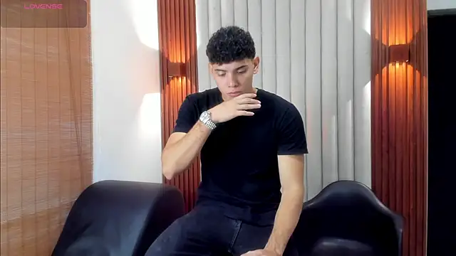 Snapshot of Justin_mack chatting on 09-28-25, 12:32 Justin mack online show from 09-28-25, 12:32