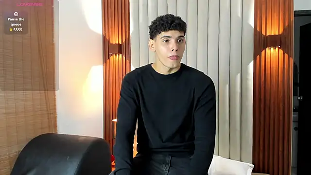 Snapshot of Justin_mack chatting on 10-19-25, 11:44 Justin mack online show from 10-19-25, 11:44