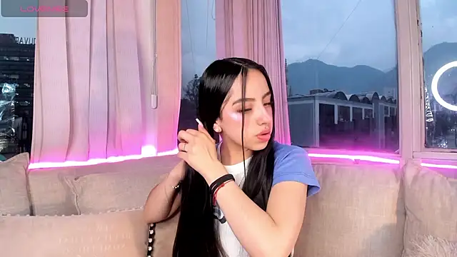 Daphne chers online show from 11-21-25, 08:07