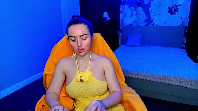 Snapshot of MissisCaty chatting on 06-24-26, 06:18 MissisCaty online show from 06-24-26, 06:18