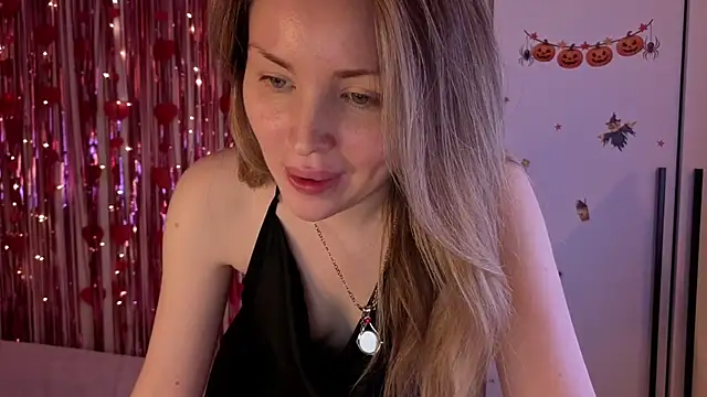 Lora Rosee online show from 05-31-26, 06:09