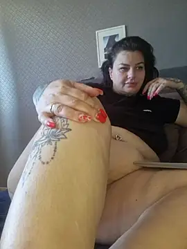 CannabisQueenn online show from 06-19-26, 08:29