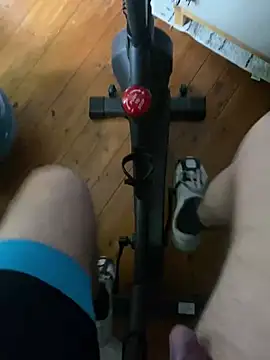 Snapshot of Avignon1963 chatting on 02-22-25, 09:34 Avignon1963 online show from 02-22-25, 09:34