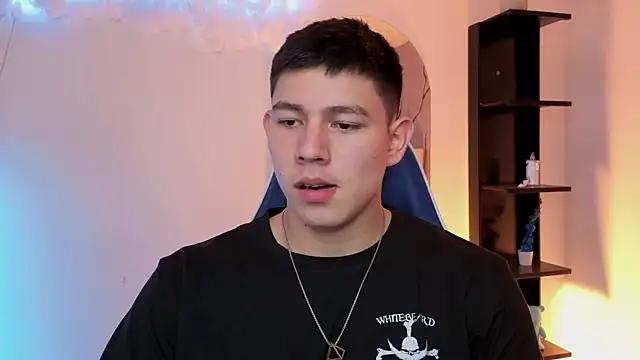 JamesCr  online show from 07-11-26, 12:41