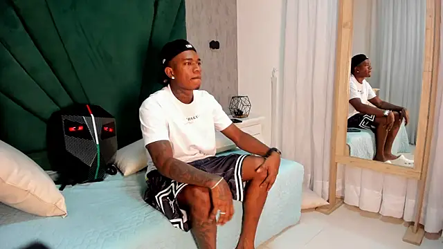 Snapshot of Juanita_Harold chatting on 02-11-25, 04:44 Juanita Harold online show from 02-11-25, 04:44