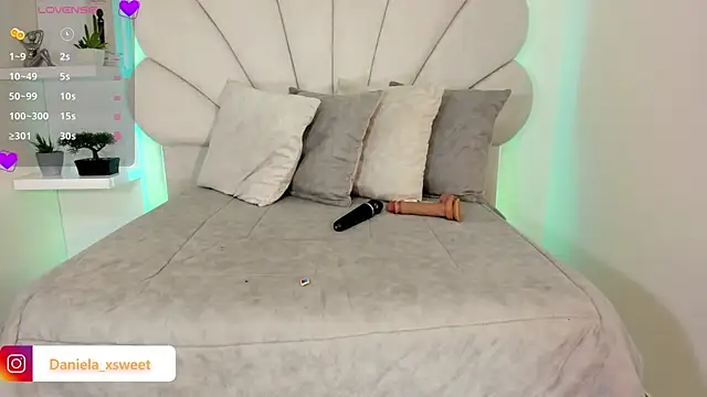 Danielaangelina online show from 03-27-26, 05:57