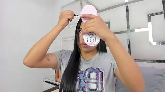 ZoeWan69 online show from 03-28-26, 01:43