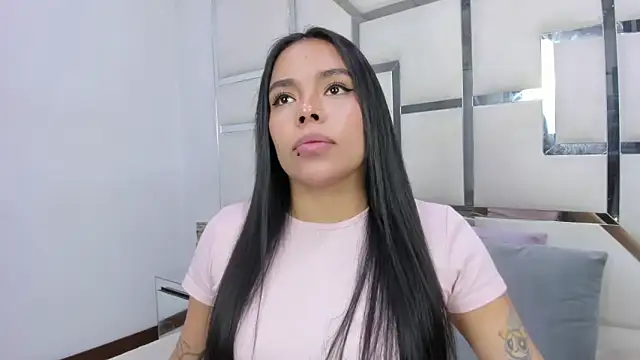 ZoeWan69 online show from 04-15-26, 02:46