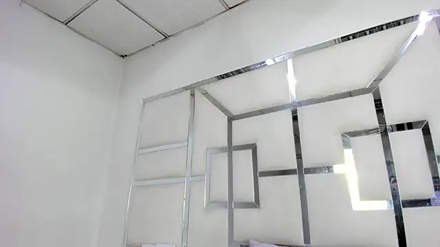 Snapshot of ZoeWan69 chatting on 04-29-26, 01:37 ZoeWan69 online show from 04-29-26, 01:37
