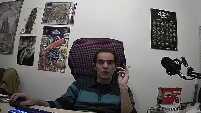 ReyDeBotones online show from 04-16-26, 09:39