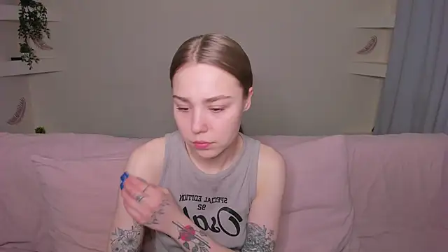 Snapshot of YourMegan chatting on 03-19-26, 06:12 YourMegan online show from 03-19-26, 06:12