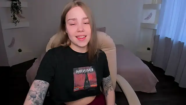 Snapshot of YourMegan chatting on 04-13-26, 04:40 YourMegan online show from 04-13-26, 04:40