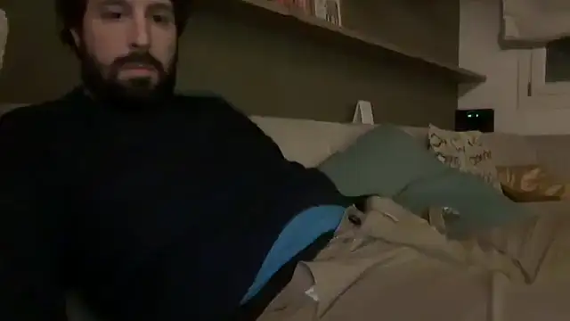 Snapshot of Ovett086 chatting on 02-18-26, 10:28 Ovett086 online show from 02-18-26, 10:28